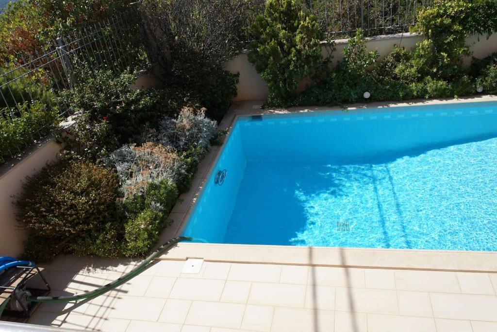 Apartment With A Garden, Bbq, Swimming Pool And Jacuzzi Dhrafi Экстерьер фото