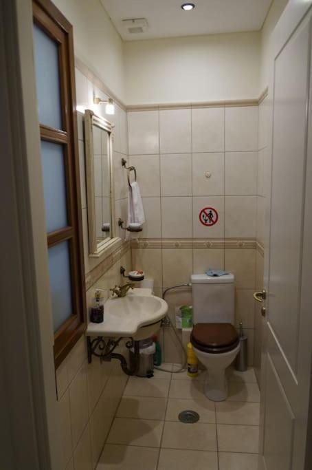 Apartment With A Garden, Bbq, Swimming Pool And Jacuzzi Dhrafi Экстерьер фото