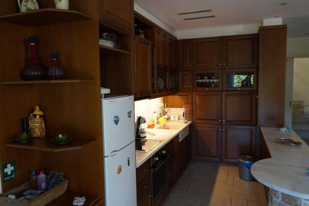 Apartment With A Garden, Bbq, Swimming Pool And Jacuzzi Dhrafi Экстерьер фото